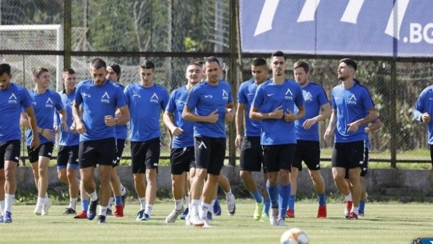 Петър Хубчев ще тренира Левски в гората