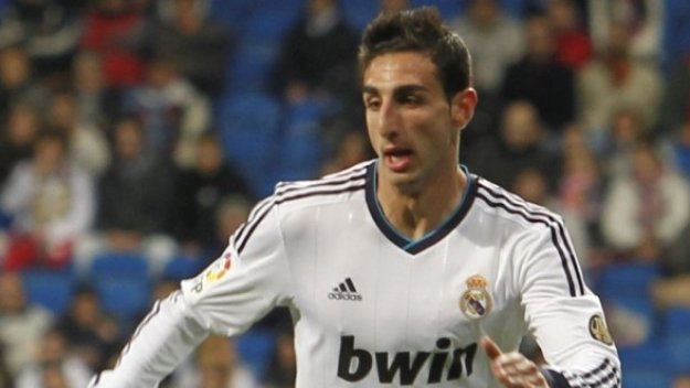 Любимец на Моуриньо преподписа