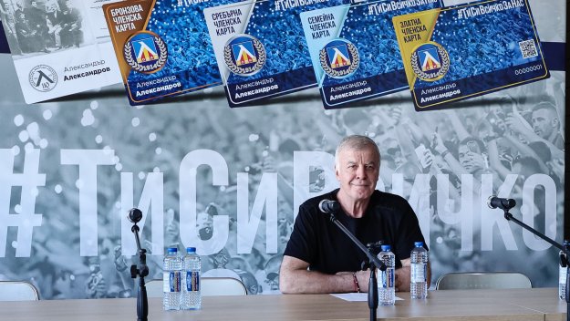 Сираков знае какво прави, Костов няма вина за кризата в Левски