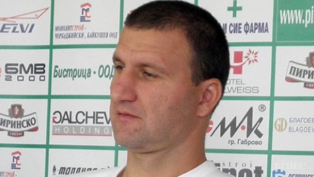 Лаптопа очаква победа над Локо (София)