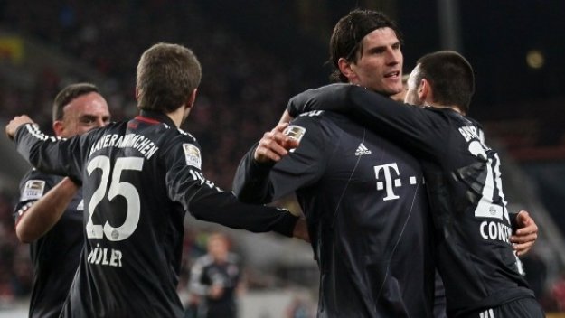 Байерн разсипа Щутгарт навън