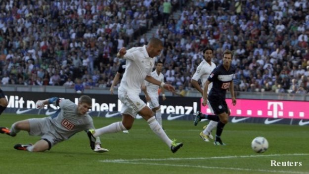 Моуриньо похвали Бензема