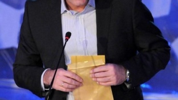 Костадинов застана зад Лечков