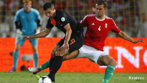 Ван Перси се контузи