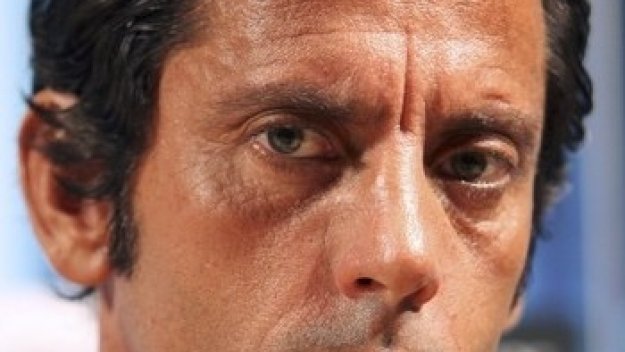 Кике Санчес Флорес благодари на феновете след победата над Интер