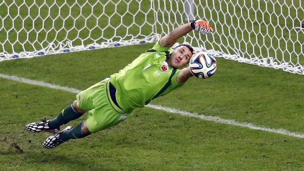 Арсенал уредил Давид Оспина