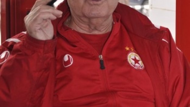 Легенда на ЦСКА подпука &quot;Титан&quot;-ите за трансферите