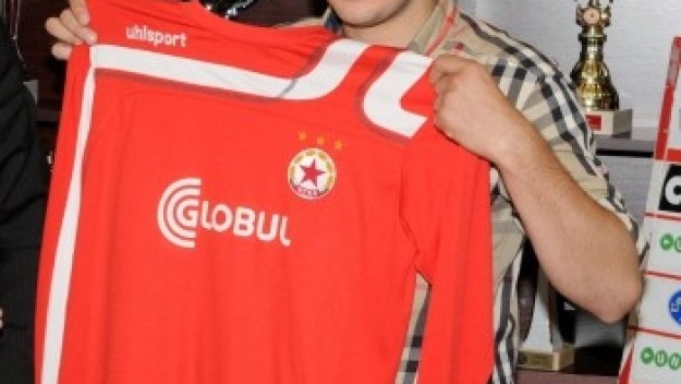 Зику ще прибира по 15 000 евро в ЦСКА