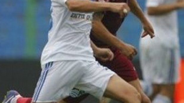 Румънци бият шута на Бадема, Вальо Илиев остава