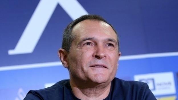 Весела Лечева: Страхувам се от Васил Божков