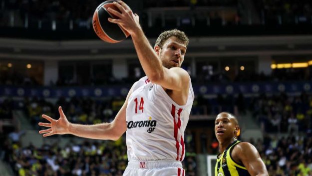 Силен Везенков не стигна на Олимпиакос в Истанбул