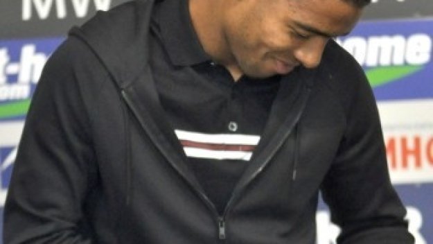 Бави се трансферът на Грегъри Нелсън