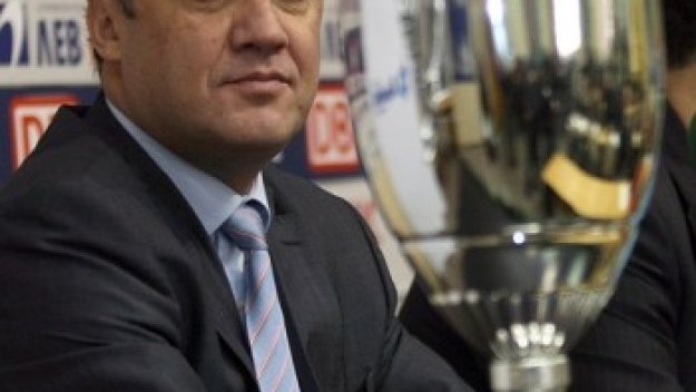 Боби Михайлов: Не мърдаме от “Васил Левски”