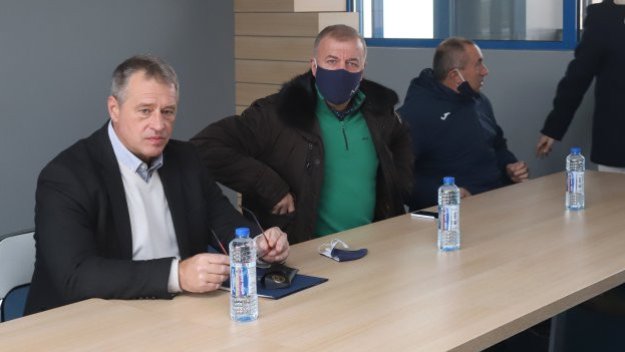 Политически скандал? Левски пищи заради ЦСКА