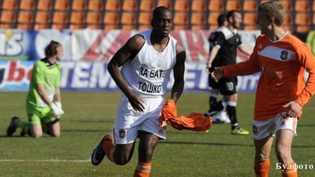 Нападател на Литекс: Стоичков е много добър и мил човек