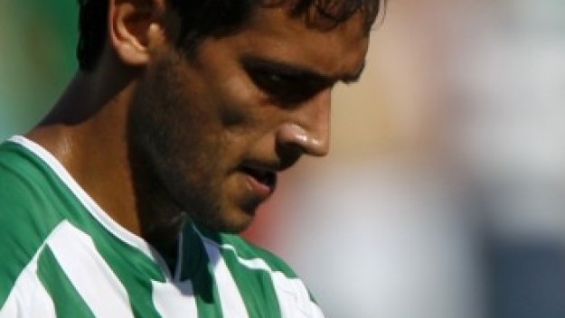 Роке Санта Крус пред завръщане в Бетис