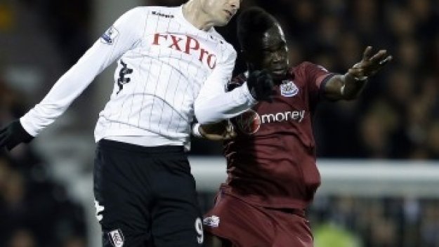 Фулъм спря пропадането с 2:1 над Нюкасъл