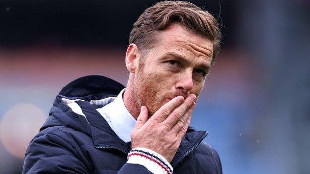 Босът на Бърнли: Ще трябва да играем с ръце зад гърба в защита