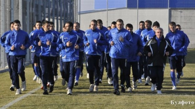 Бавят селекцията в Черноморец заради Илюмжинов
