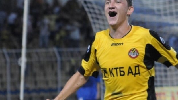 Звездата на Ботев Пловдив бележи три пъти от корнер