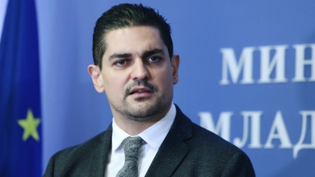 Министър Василев: Подадох оставка, но не съм говорил с премиера