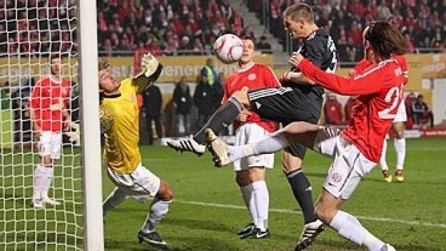 Байерн загря с Майнц за Интер