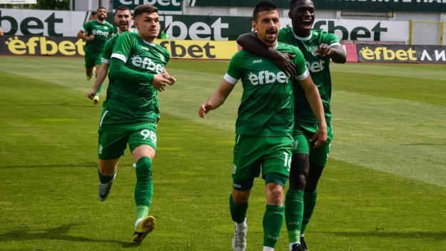 Битките за спасение в Първа лига започват днес