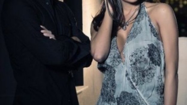 Николета праща на Божинов амулети против уроки