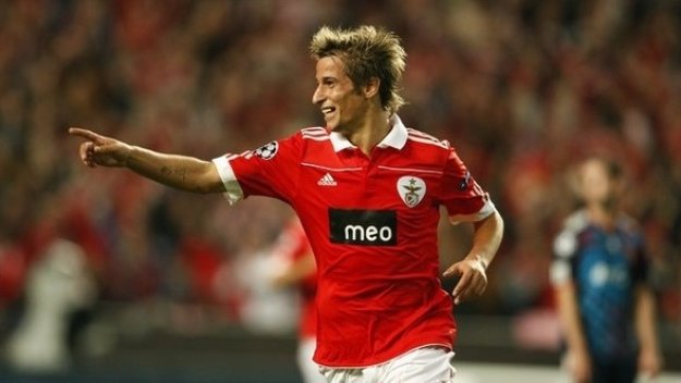 Манчестър Сити вади 20 милиона паунда за Коентрао