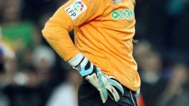 Валенсия без Сесар още 45 дни