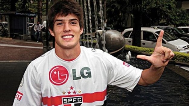 Челси взима &quot;новия Кака&quot;