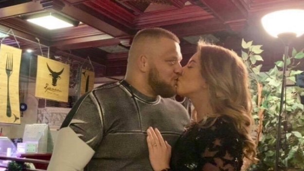 Грацията Катрин Тасева развалила годежа си с бивш борец + СНИМКИ
