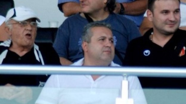 &quot;Смърфовете&quot; делят 30 бона