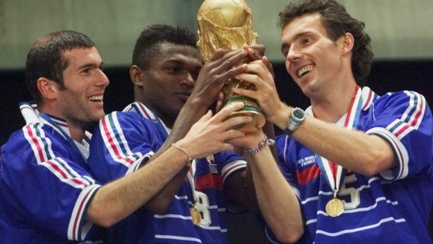 Мондиал 1998: Великата Франция на Зидан детронира Бразилия