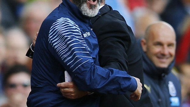 Рой Кийн преби фен заради автограф