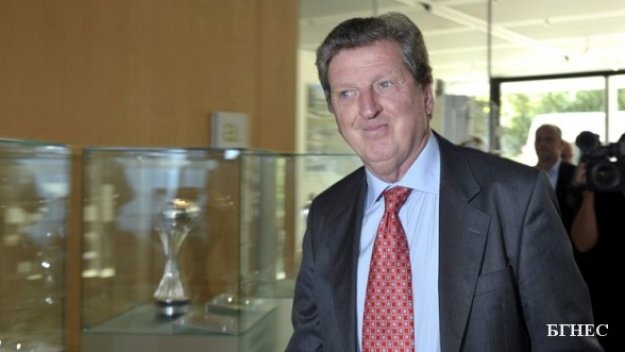 Ходжсън се хвана за главата, остана без леви бекове