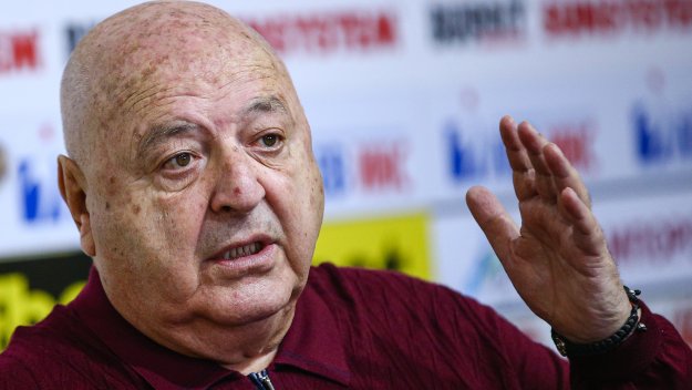 Венци Стефанов с остра атака срещу Бербатов и Павел Колев
