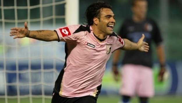 Миколи остава в Палермо