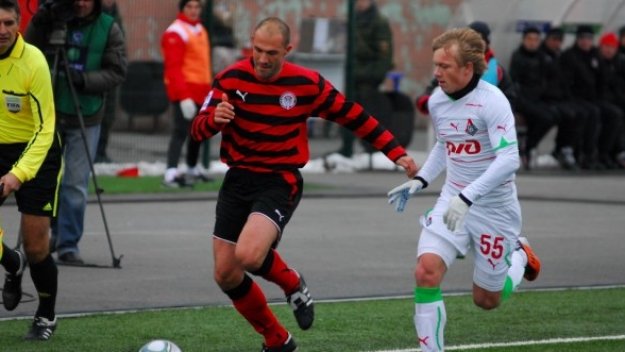 В Амкар сменят Сираков за Калашников, Пеев с жълт картон