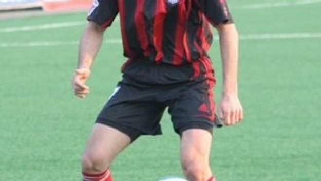 Пеев стана на 32, но ще играе още футбол