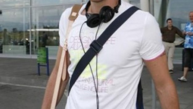 Червените гонят Тибони през зимата