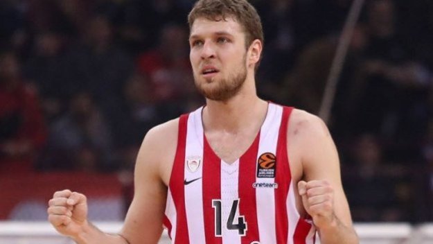 Везенков аут за голямото гръцко дерби