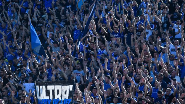 Синя лавина: 40 000 са гледали Левски при гостуванията