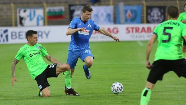 Левски остава без играчи, още двама си тръгват от "Герена"