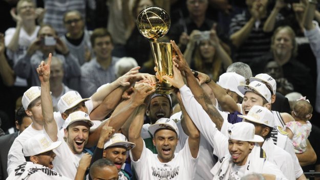 Сан Антонио Спърс 2014 – апотеоз на колектива