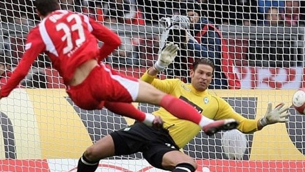 Във Вердер се карат заради Йозил