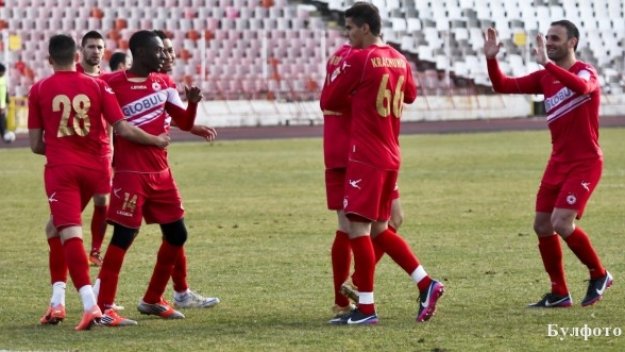 Тревата на &quot;Армията&quot; притеснява Миодраг Йешич