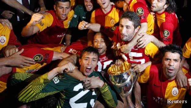 Галатасарай спечели титлата в Турция за 18-и път