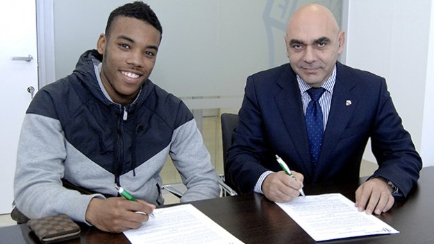 ОФИЦИАЛНО: Гари Родригес подписа с Елче