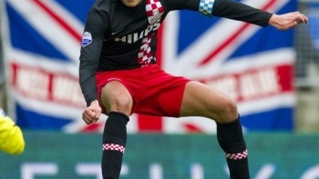 Афелай в Барса още през зимата?